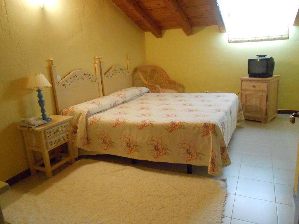 Hostal Burgos Torrecaballeros Oda fotoğraf